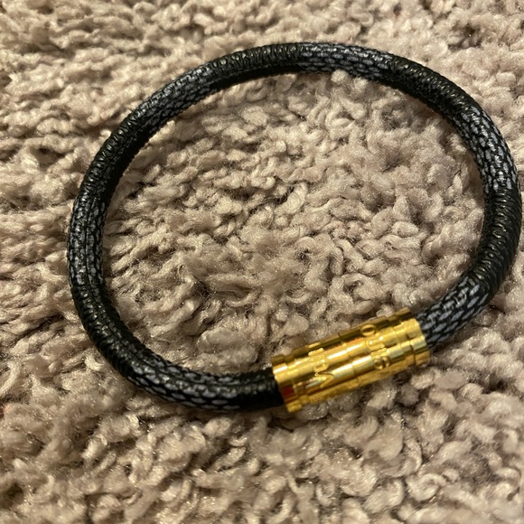 Louis Vuitton Damier Magnet Leather Bracelet - Picture 2 of 4